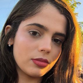 Harielly, Babá em São Luís de Montes Belos
