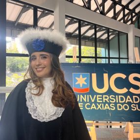 Letícia, Babá em Capão da Canoa