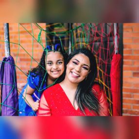 Yana, Família em Esteio