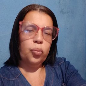 Heloisa FERNANDA, Babá em Esmeraldas