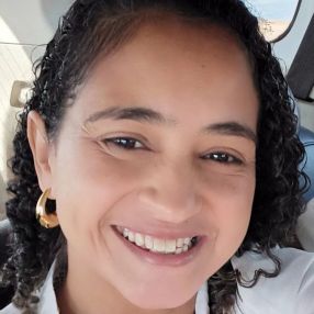 DENISE, Babá em Niterói