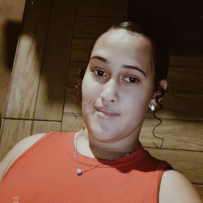 AMANDA, Babá em Cristalina