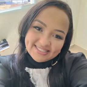 BEATRIZ, Babá em Ponte Nova
