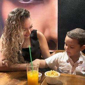Mikaelly, Família em Ponte Nova