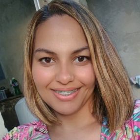 LUANA, Babá em Viana