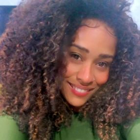 Ana Paula Carneiro, Babá em Magé