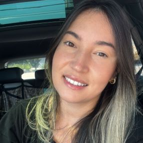 Tay, Babysitter in Blumenau