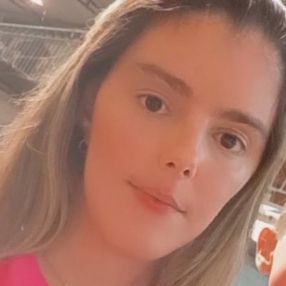 Karine, Babá em Ipatinga