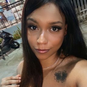 Carolina, Babá em Mesquita