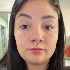 Larissa, Babá em Dourados