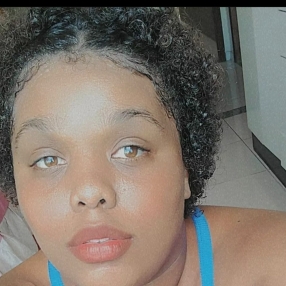 Adriele, Babá em Além Paraíba