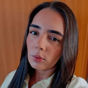 Raissa, Babá em Londrina