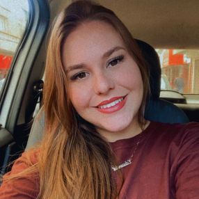 Eduarda, Babá em Santiago