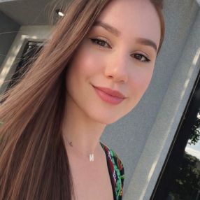 Karen, Babá em Bady Bassitt