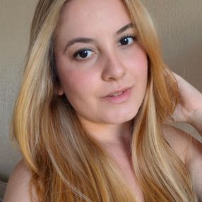 Ágatha, Babysitter in Blumenau
