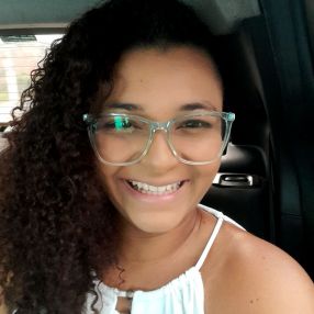 Clesiane, Babá em Brusque