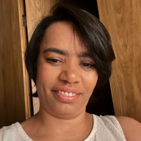Karla, Babá em Ipojuca