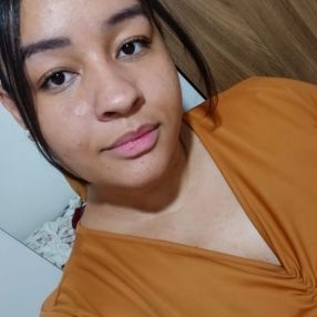 Hellen, Babá em Betim