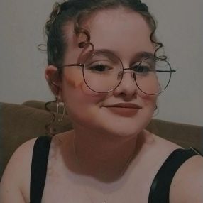 Hellen, Babá em Saltinho