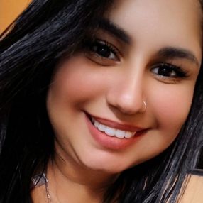Natalia, Babá em Franca