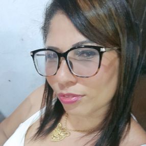 Tasseane, Babysitter in Salvador