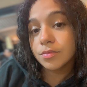 Jade, Babá em Piedade