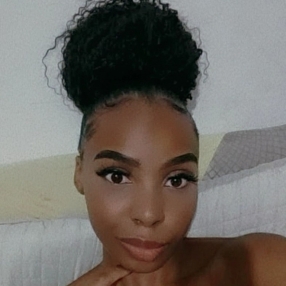 Karinne, Babá em Rio de Janeiro
