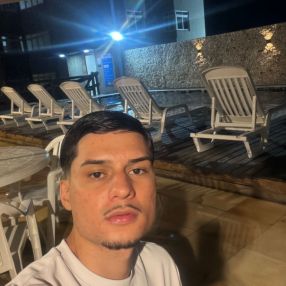 Leo, Família em Natal