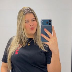 Giulia, Babá em Guarujá