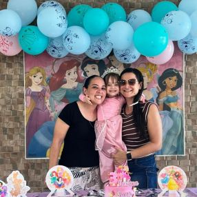 Vanessa, Família em Cosmópolis