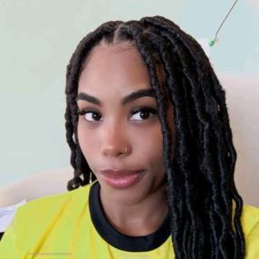 Jasmim, Babysitter in Candeias