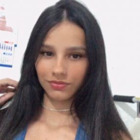 Beatriz, Babysitter in Leme