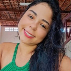 Livia, Babá em Aracaju