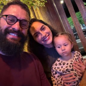 Thays, Família em Serra