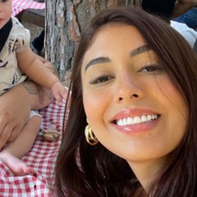Kathlyn Monik, Babá em Salto