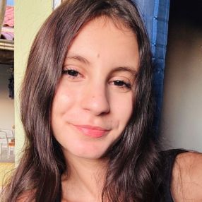 Julia, Babá em Monte Carmelo