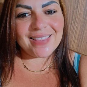 Suellen, Babá em Peruíbe