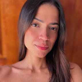 Polyana, Babá em Nova Lima