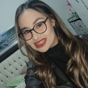 Lara, Babysitter in Serra Negra