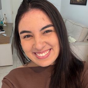 Larissa, Babá em Criciúma