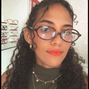 Jullie, Babá em Petrolina