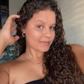 Mikaela, Babá em Teotônio Vilela