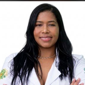 Rebeca, Babá em Cidade Ocidental