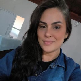 Brenda, Babysitter in Piracaia