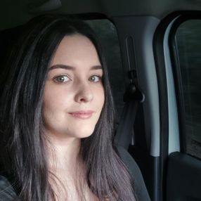 Mariane, Babá em Içara