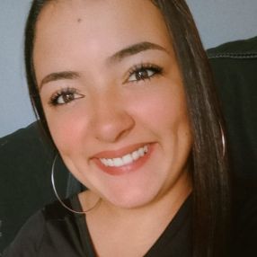 Daniela, Babá em Petrópolis