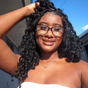 Mirelle, Babysitter in Guanambi