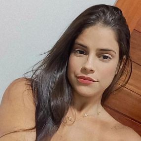 Camila, Babá em Vitória de Santo Antão
