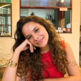 Ligia, Babá em Viçosa