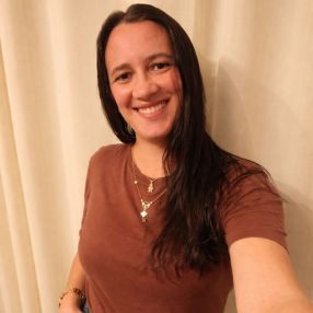 Fernanda, Babá em Itaúna